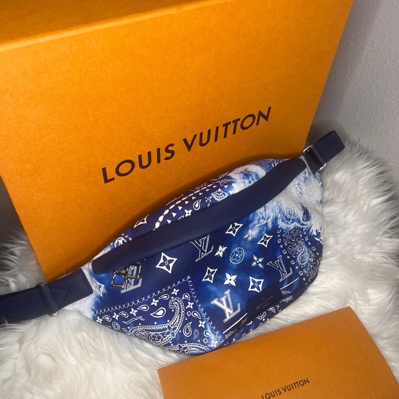 2022 Louis Vuitton Blue Bum Bag Discovery - Picture 1 of 6